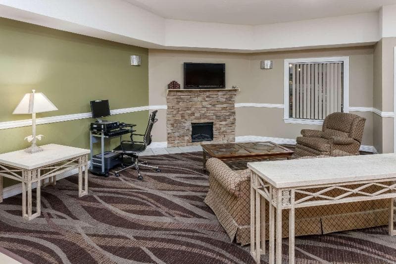 Super 8 by Wyndham Rochester 5