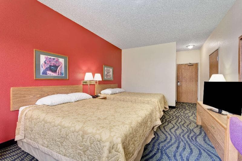 Super 8 By Wyndham Kokomo photo 1