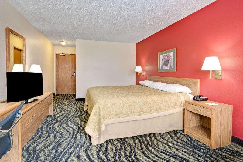 Super 8 By Wyndham Kokomo 2