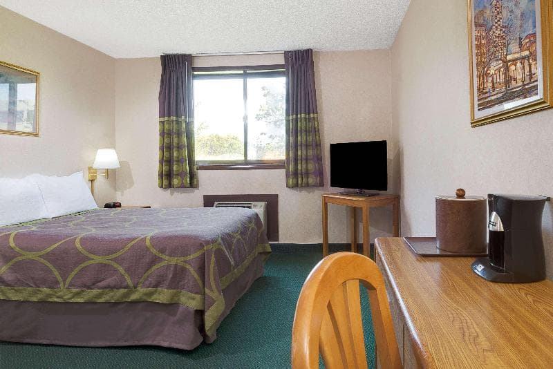 Super 8 By Wyndham Kenmore/Buffalo/Niagara Falls Area 3