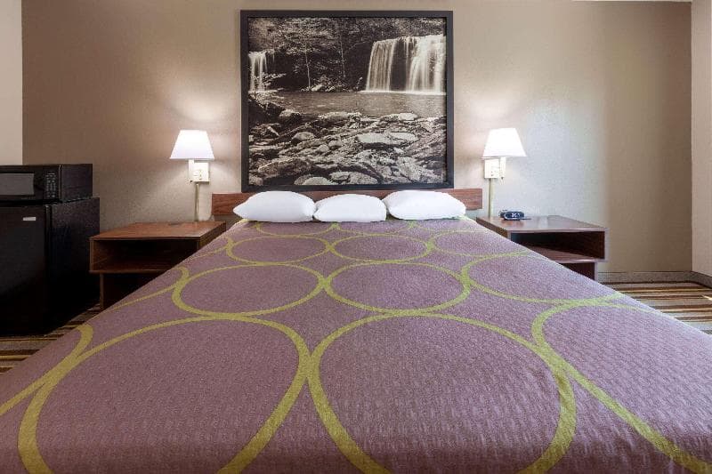 Super 8 by Wyndham La Grange 4
