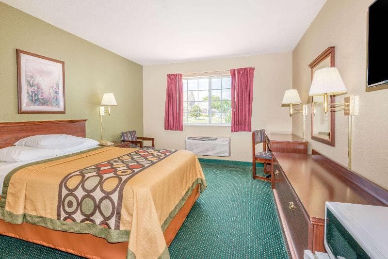 Super 8 by Wyndham Platte City/KCI Airport North 3