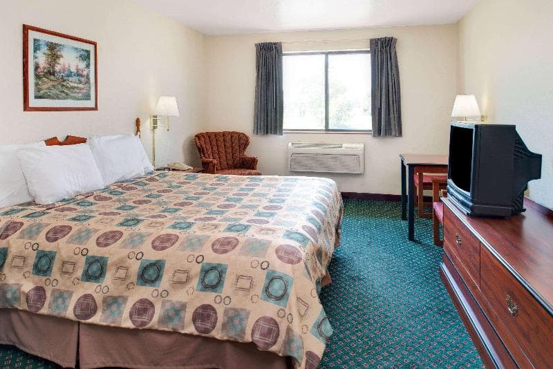 Super 8 By Wyndham Omaha Eppley Airport/Carter Lake 2