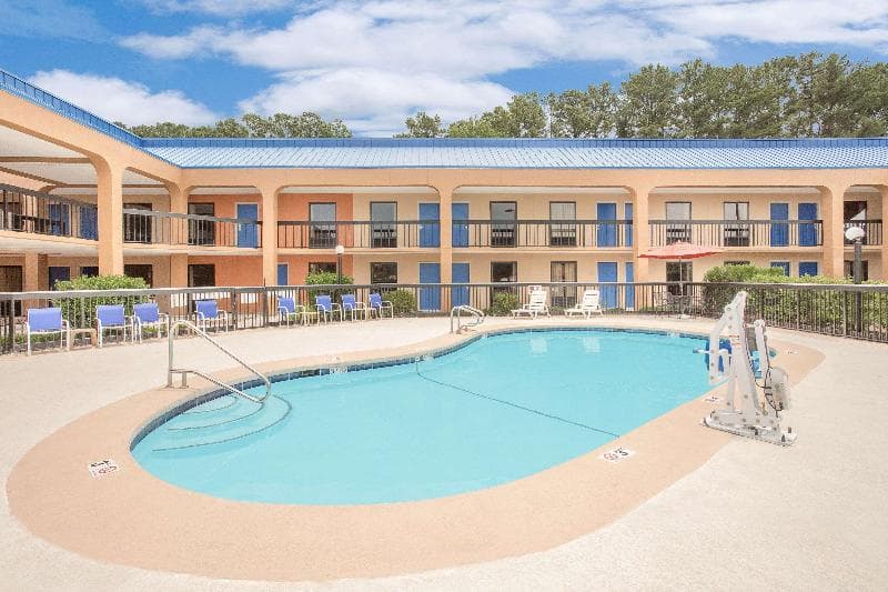 Baymont by Wyndham Greenville 2