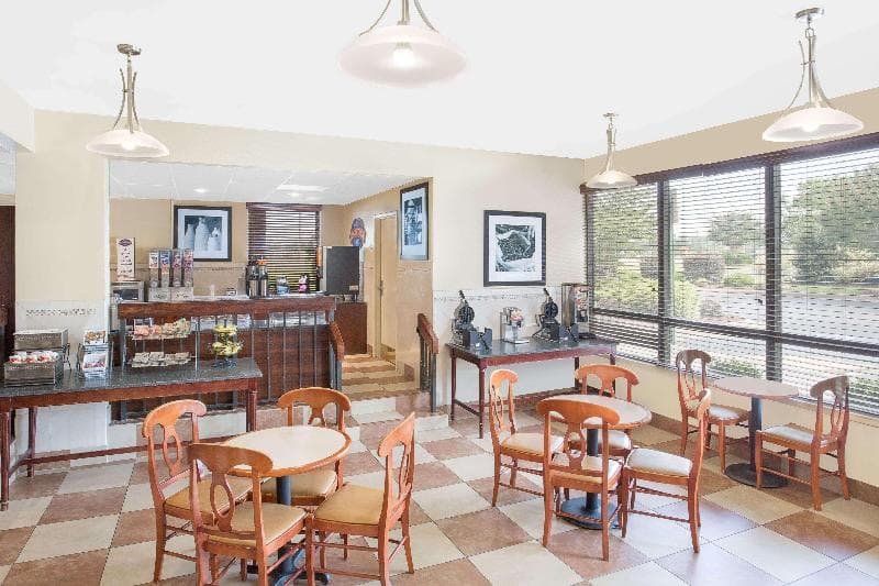 Baymont by Wyndham Greenville 4