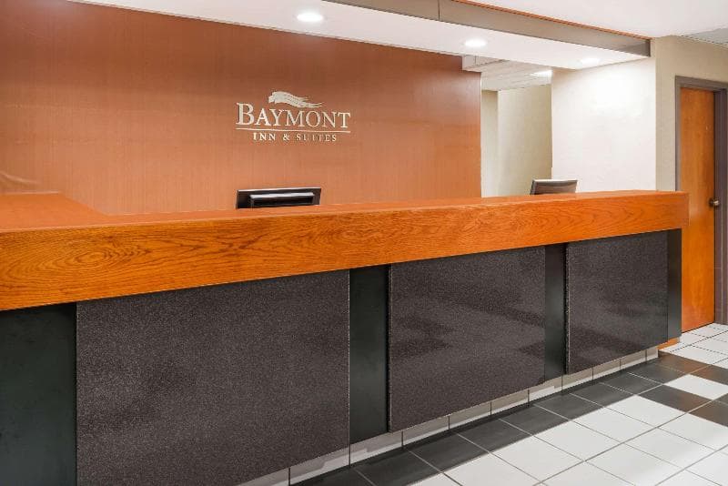 Baymont by Wyndham Clarksville Northeast 2