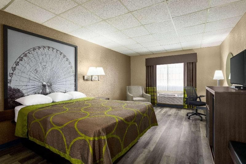 Super 8 By Wyndham Gainesville 3