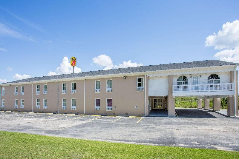 Super 8 By Wyndham Manning 5