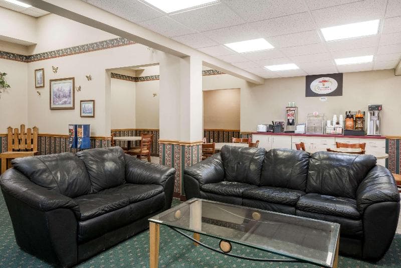 Super 8 By Wyndham Newcomerstown 4