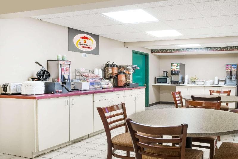 Super 8 By Wyndham Newcomerstown 2