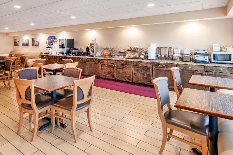 Baymont By Wyndham St. Ignace Lakefront 5