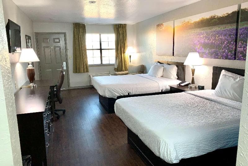 Days Inn By Wyndham Canton 4