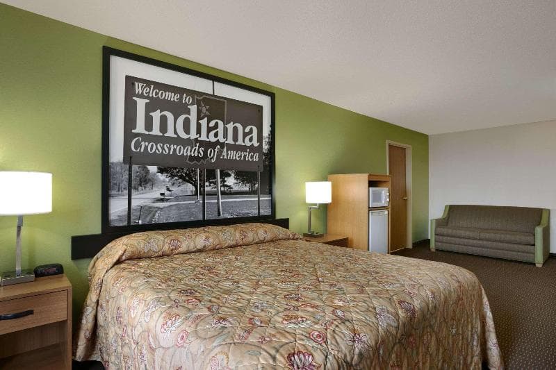 Super 8 By Wyndham Corydon photo 1