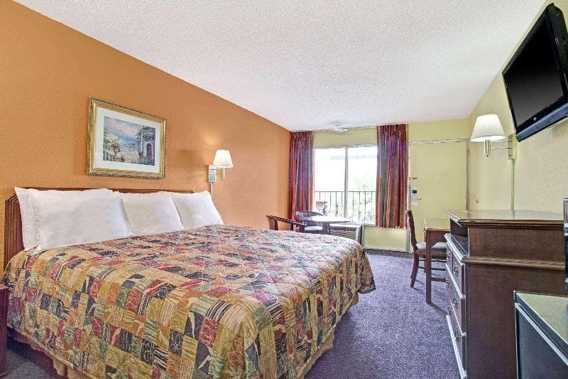 Days Inn By Wyndham Benson photo 1