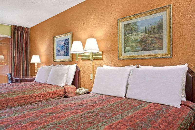 Days Inn By Wyndham Benson 3