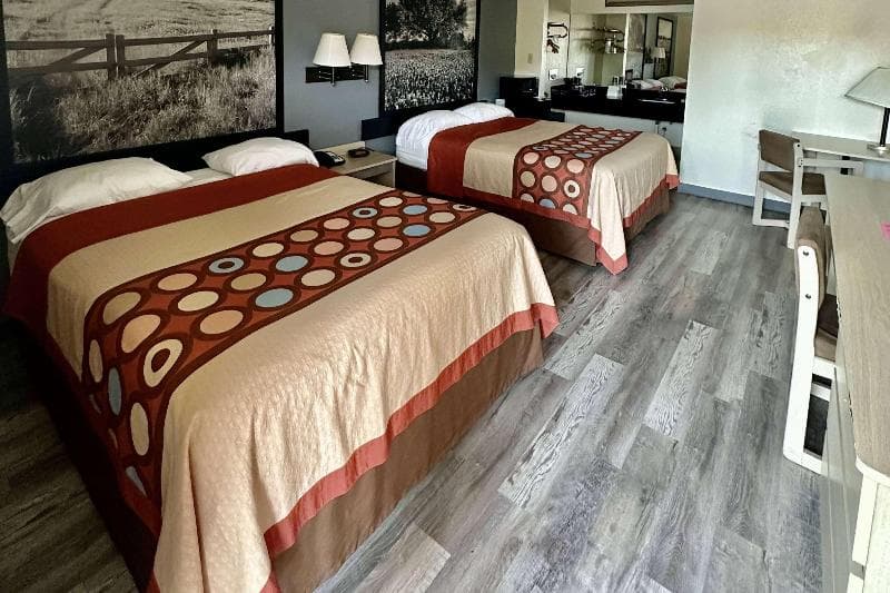 Super 8 By Wyndham Athens photo 1
