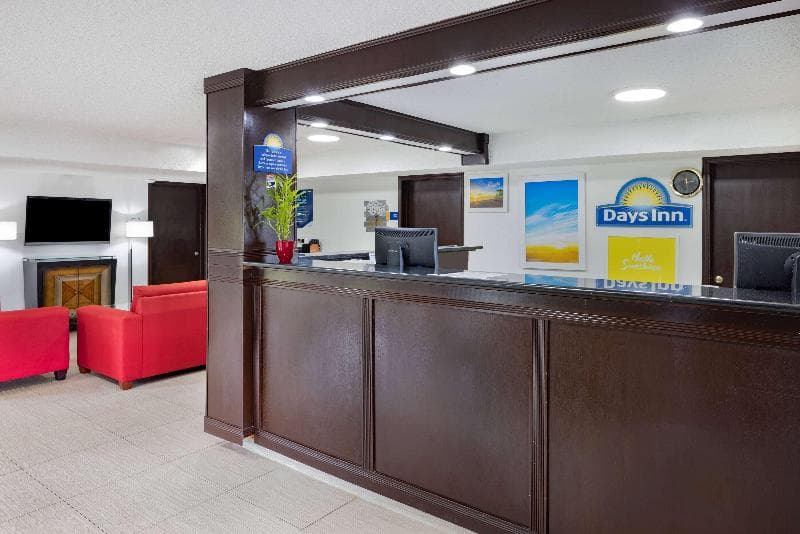 Days Inn by Wyndham Pensacola West 4