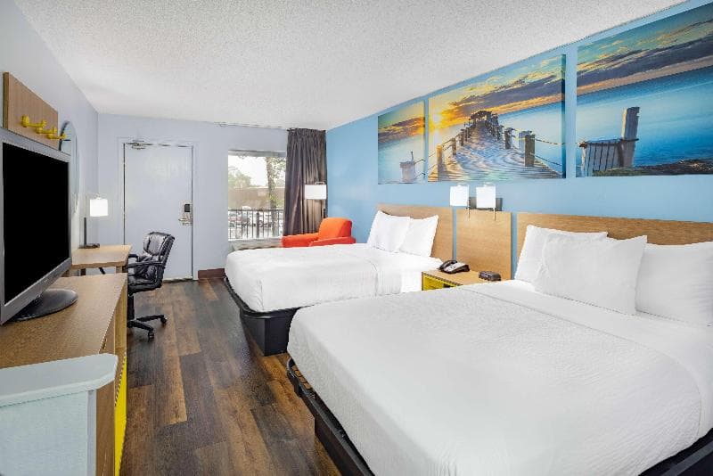Days Inn by Wyndham Pensacola West 3