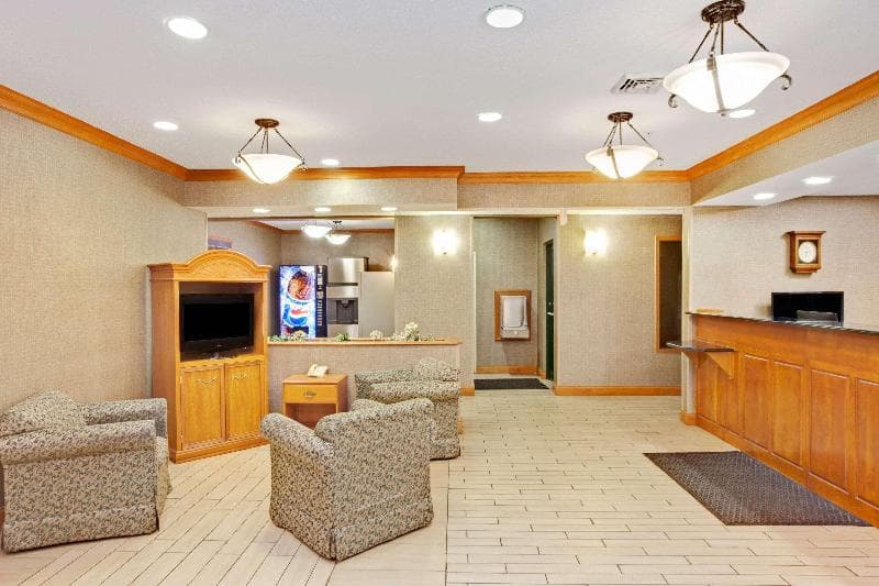 Super 8 By Wyndham South Bend photo 1