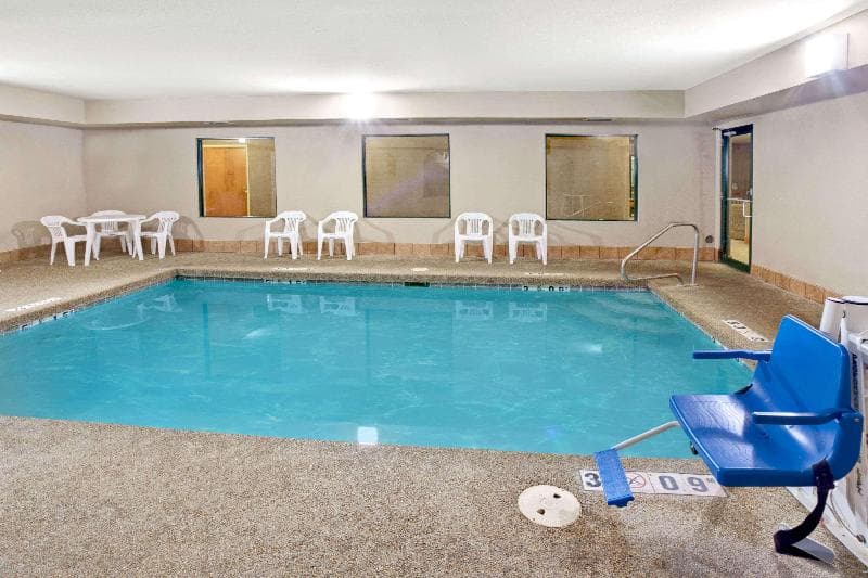 Super 8 By Wyndham South Bend 2
