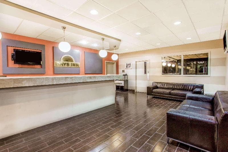 Days Inn By Wyndham Fort Lauderdale Apt Cruise Prt 4