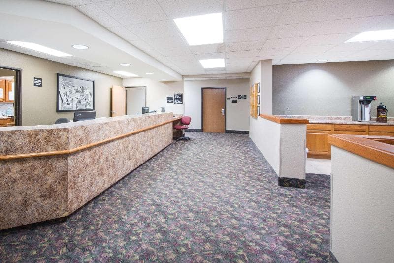 Super 8 by Wyndham Iola 5