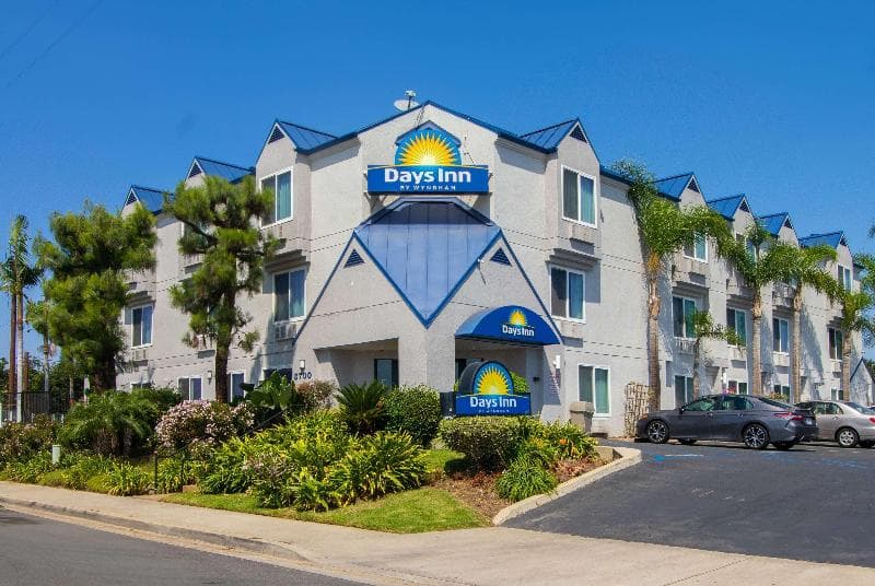 Days Inn By Wyndham Carlsbad 3