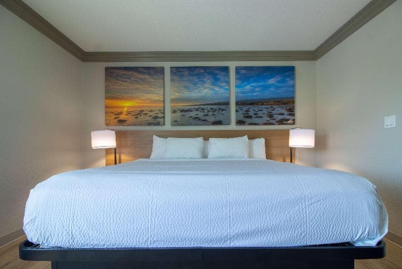 Days Inn By Wyndham Carlsbad 4