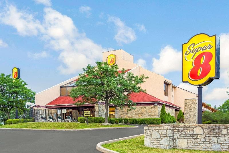 Super 8 By Wyndham Fort Mitchell Cincinnati Area 2