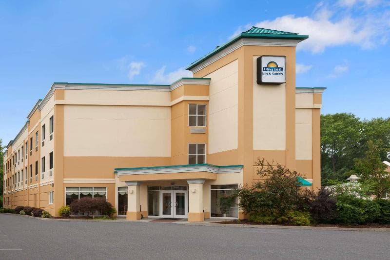 Days Inn & Suites by Wyndham Albany photo 1