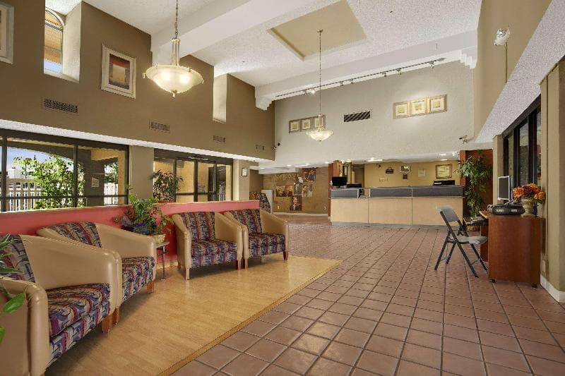 Days Inn by Wyndham Buena Park 3