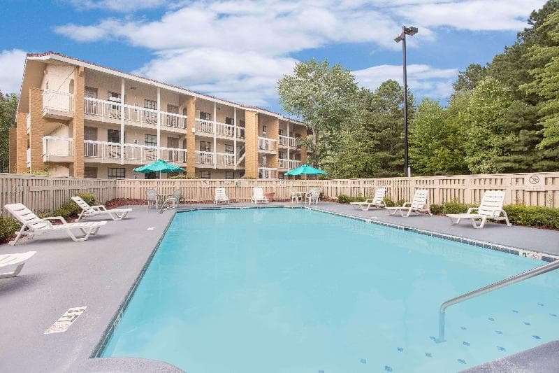 Super 8 By Wyndham Austell/Six Flags 5