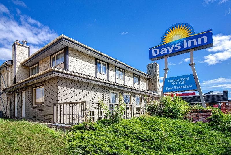 Days Inn by Wyndham Vernon 2