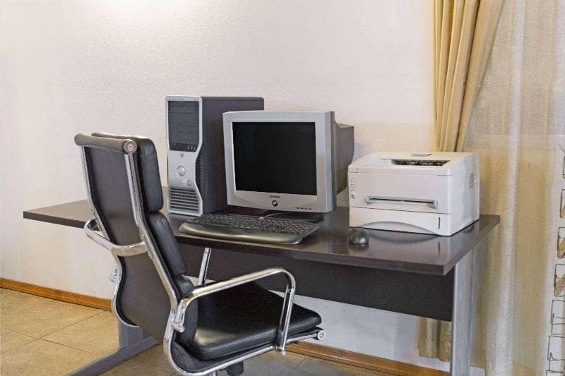 Days Inn & Suites by Wyndham Santa Rosa 2
