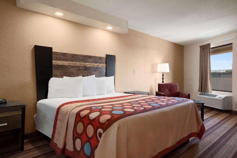 Super 8 by Wyndham Rahway/Newark photo 1