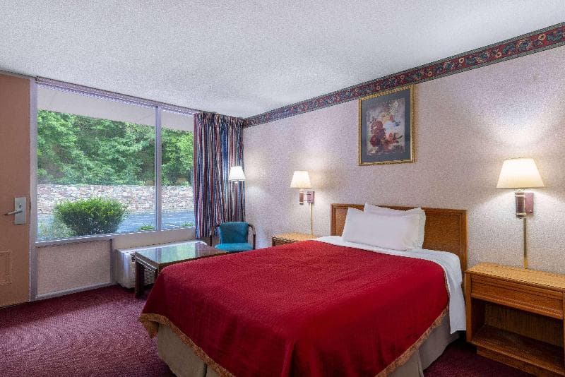 Howard Johnson By Wyndham Salem Hotel & Conference Center main