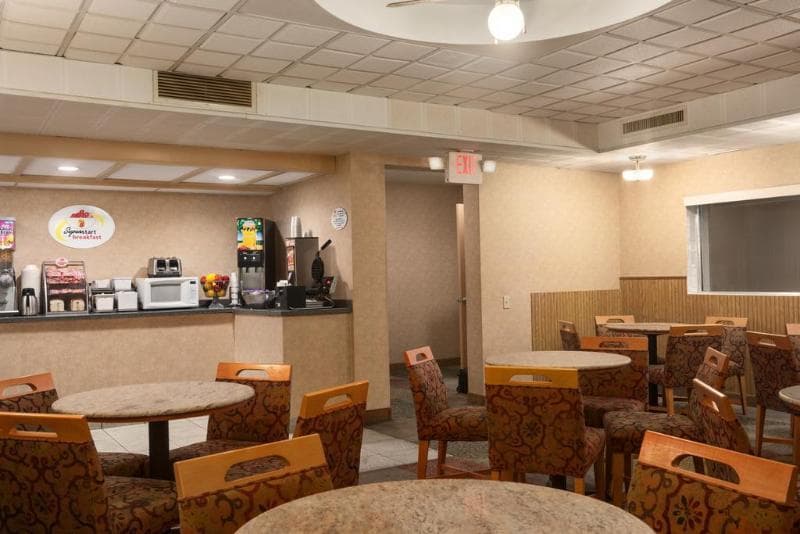 Fairbridge Inn Express Buffalo Airport / Williamsville photo 1