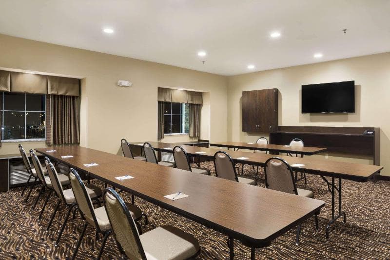 Microtel Inn & Suites by Wyndham Cambridge photo 1