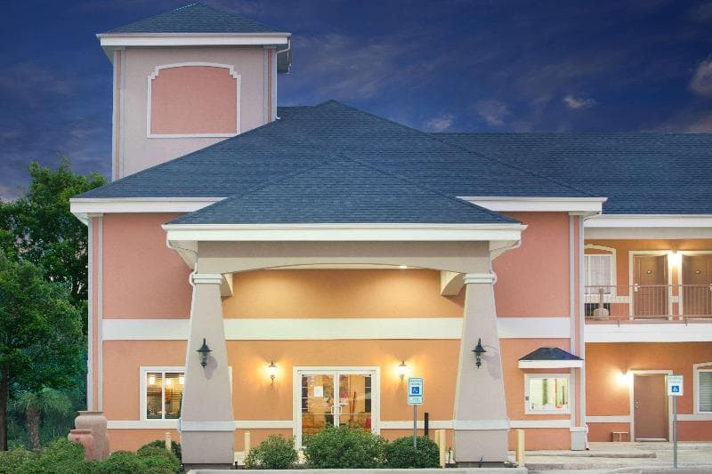 Super 8 By Wyndham Carthage 5