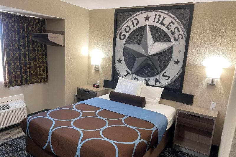 Super 8 By Wyndham San Antonio Downtown Ne photo 1