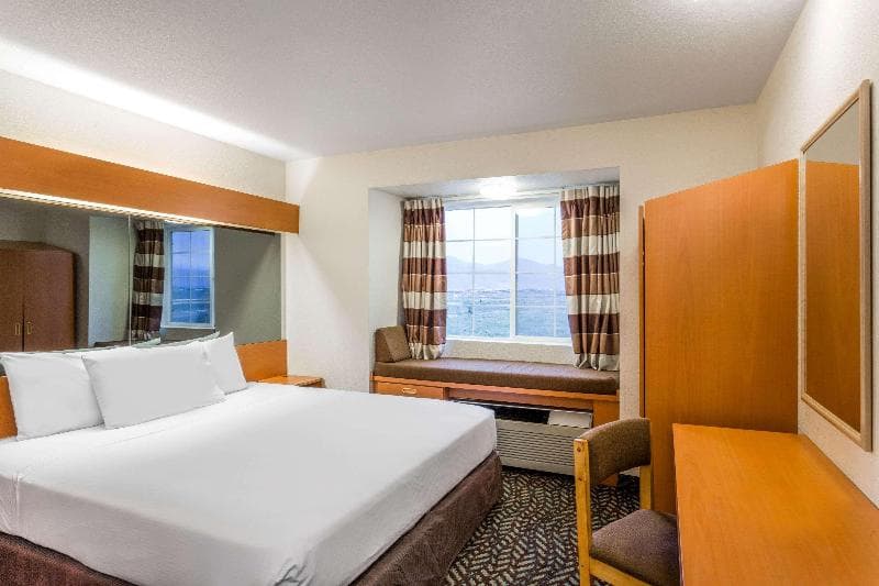 Microtel Inn & Suites by Wyndham Salt Lake City Airport 3