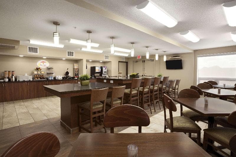 Home Inn & Suites Lloydminster 4