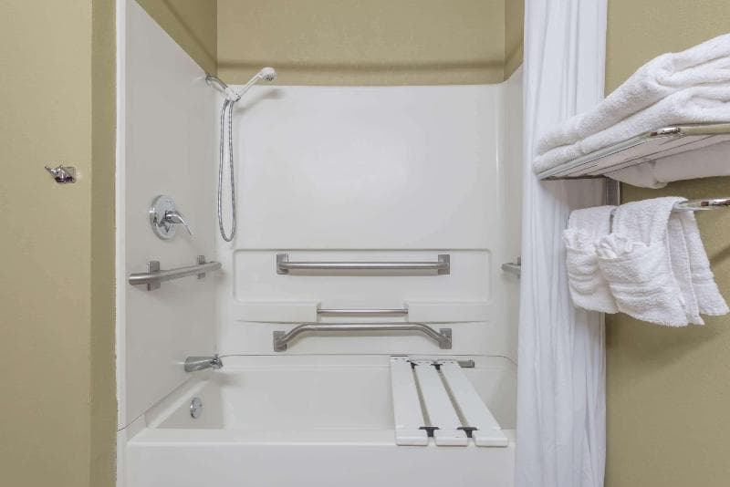 Microtel Inn & Suites by Wyndham West Chester 5