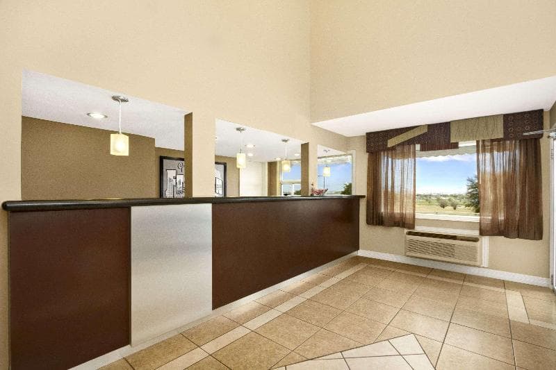 Super 8 By Wyndham Fort Worth Tx 4