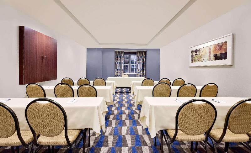 Microtel Inn & Suites by Wyndham Middletown 5