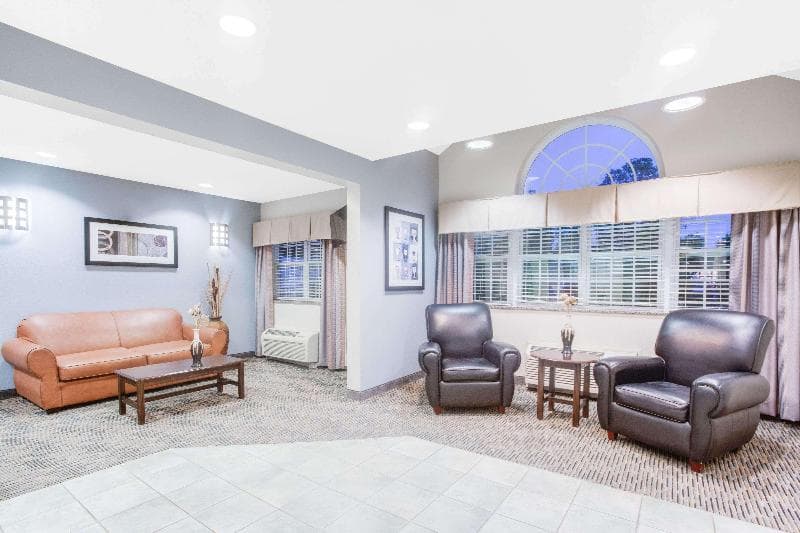 Microtel Inn & Suites by Wyndham Bath 4