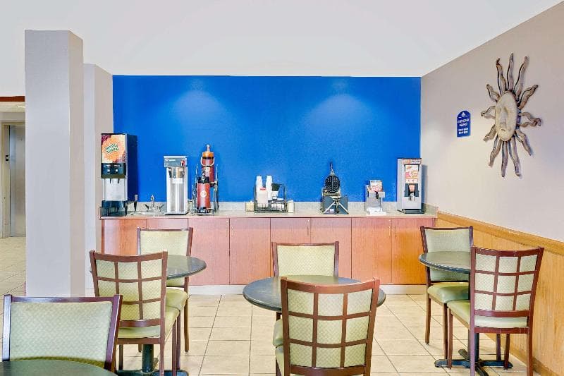 Microtel Inn & Suites by Wyndham Augusta Riverwatch 4