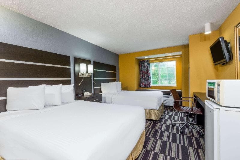 Microtel Inn & Suites by Wyndham Dayton/Riverside 5
