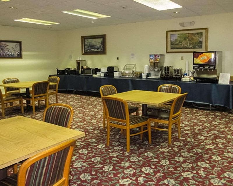 Quality Inn Newport 2