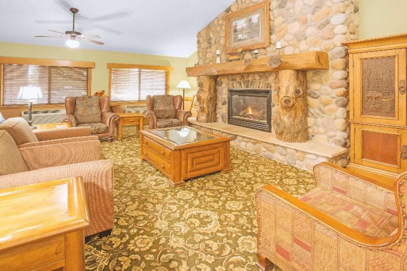 Super 8 by Wyndham Davenport 2